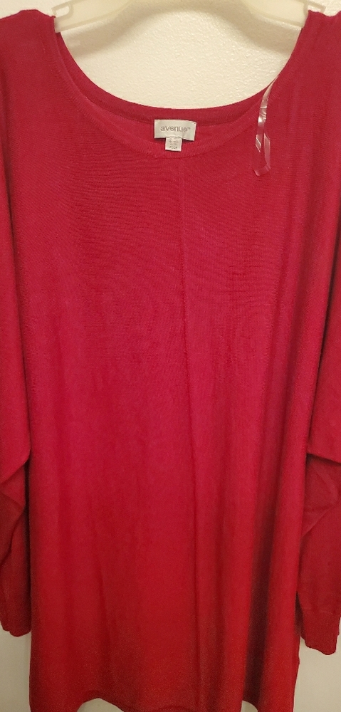 Ladies Avenue light weight sweater